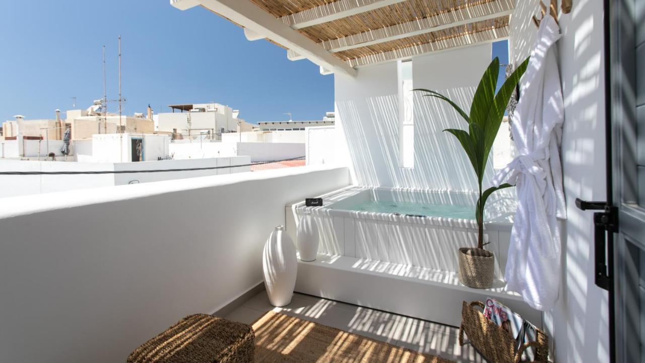 Kamvas Deluxe Apartments Naxos City Екстер'єр фото
